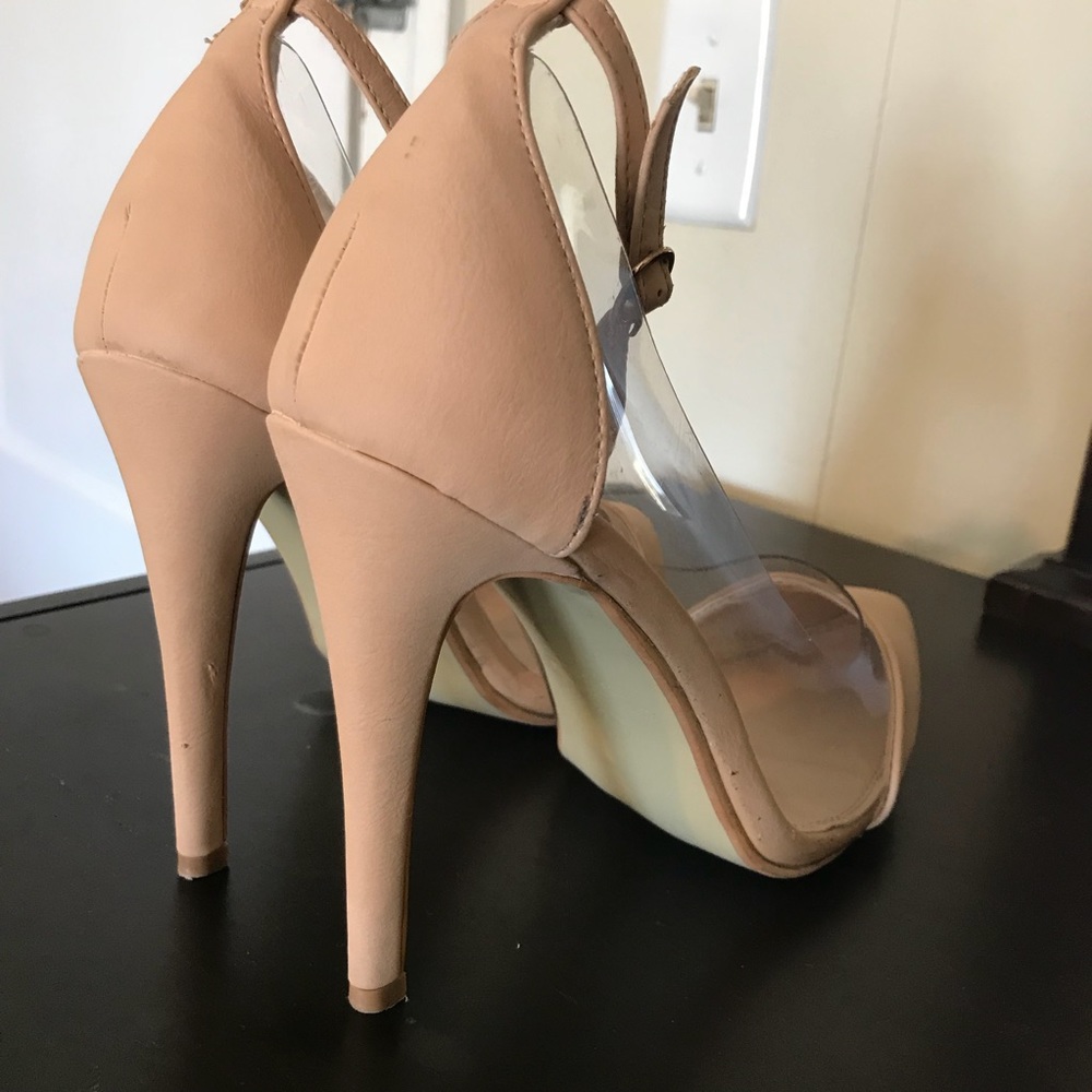 Sexy nude heels ‼️ONLY PAIR ‼️ only $8‼️
